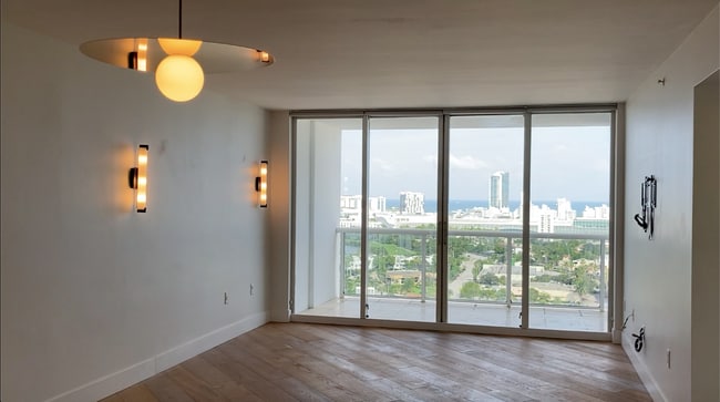 Living Room + Ocean View - 1800 Purdy Ave