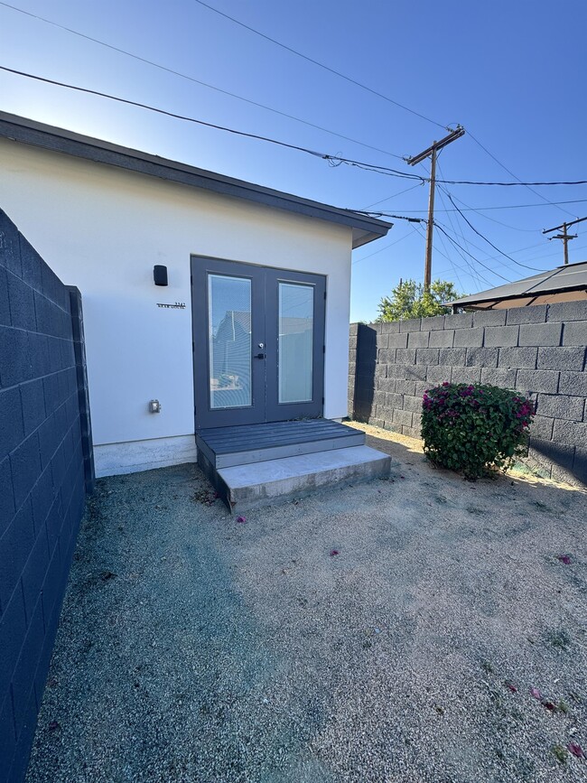 Building Photo - 3342 N 17th Ave