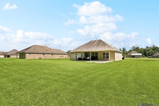 Building Photo - 21125 Beau Chateau Blvd