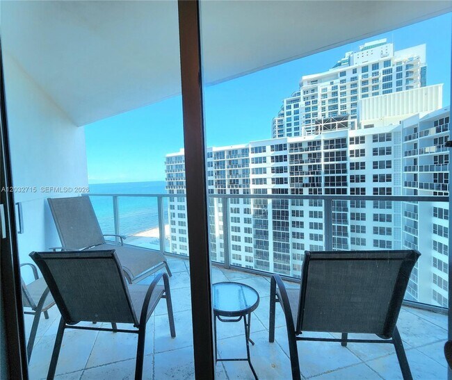 Building Photo - 3101 S Ocean Dr