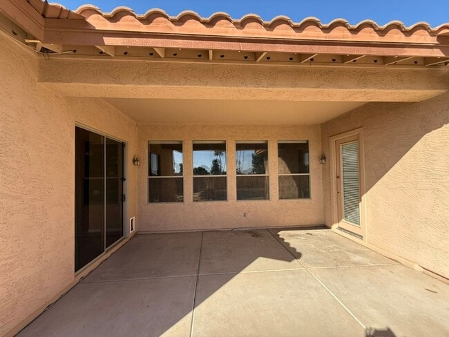 Building Photo - Beautiful 6 Bedroom - 4 Bath w/Private Pool & Basement - Chandler