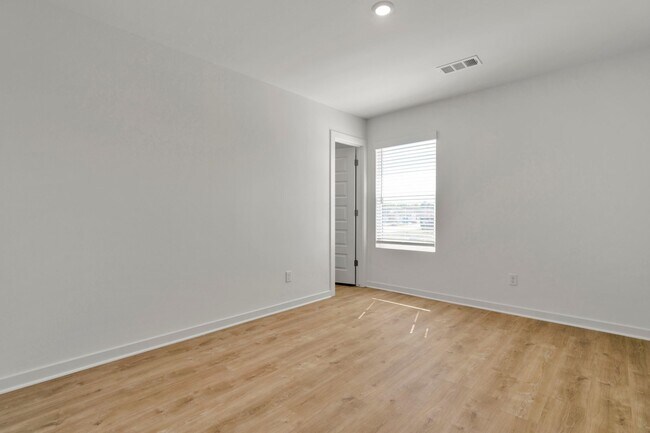 Building Photo - Brand-New 3 Bedroom Home in Prairie Grove!...