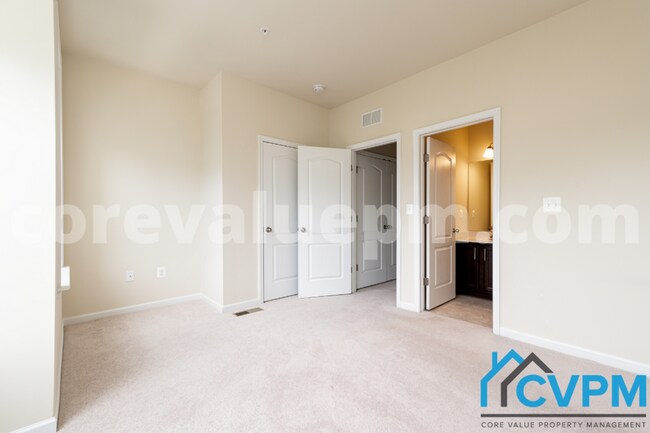Building Photo - 1216 Acorn Ln