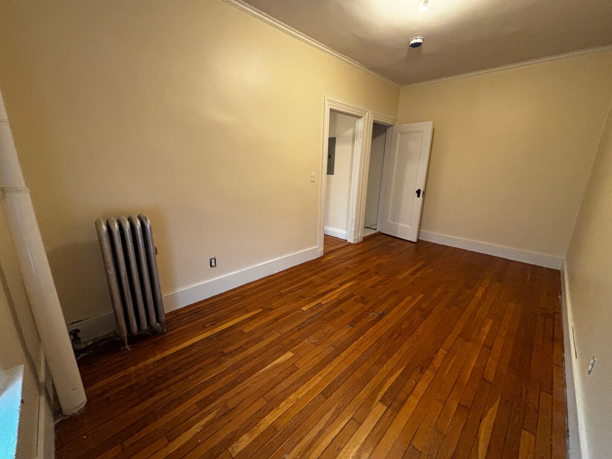 Building Photo - 18 Glenville Ave