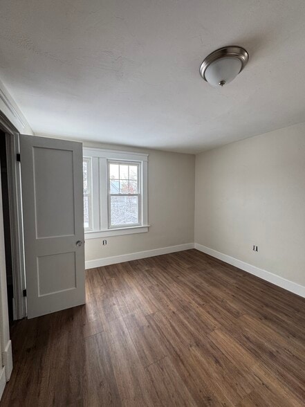 Building Photo - 35 Ellenwood Ave
