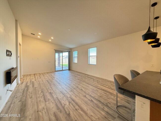 Building Photo - 2372 E Dust Devil Dr