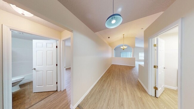 Building Photo - Beautiful 4Bed/ 2Bath Home in Doral Pointe...