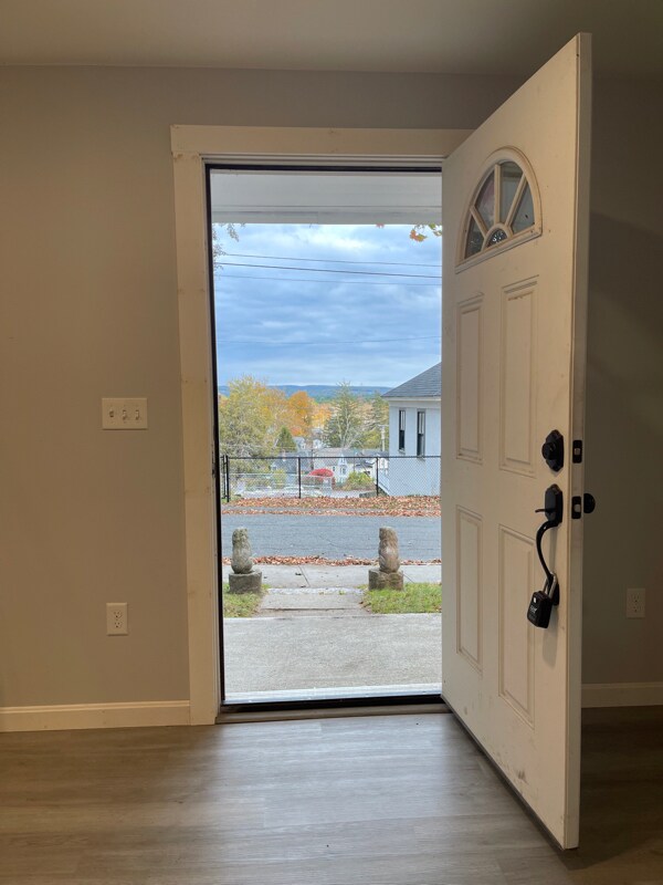 Building Photo - 25 High St