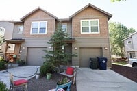 Building Photo - Townhome NE Bend