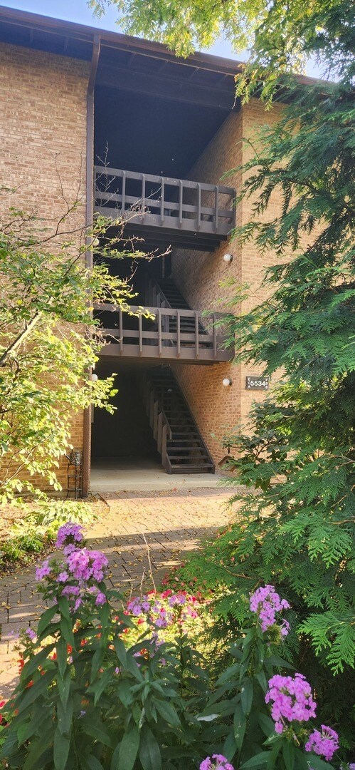 Building Photo - 5542 E Lake Dr