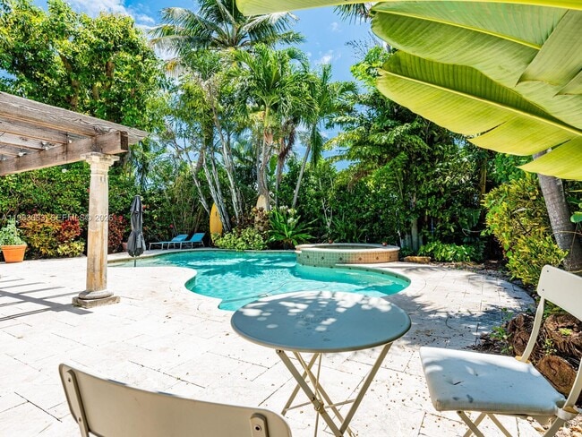 Building Photo - 8927 Hawthorne Ave