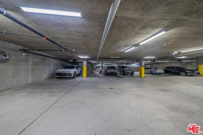 Building Photo - 124 W Colorado St