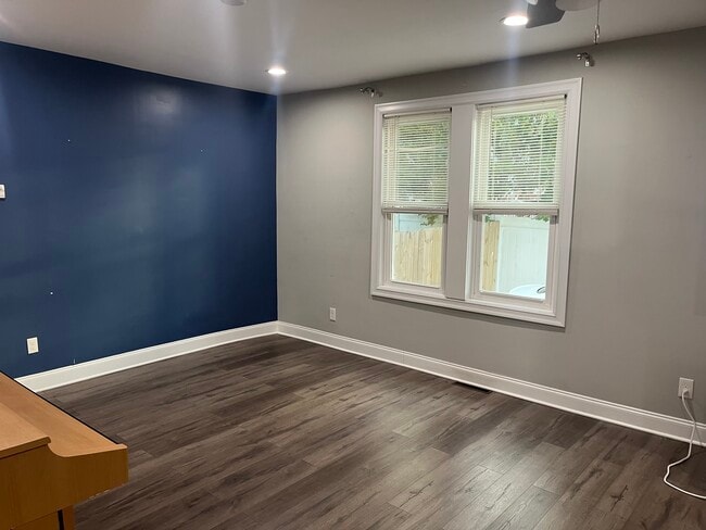 Building Photo - 6 Burke St