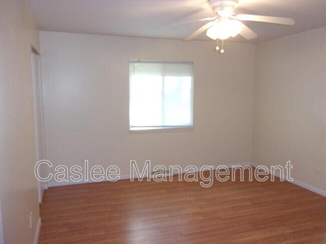 Building Photo - 460 Laurel Dr