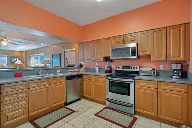 Building Photo - 125 Pulsipher Ave