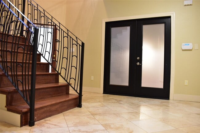 Building Photo - 5515 Petty St