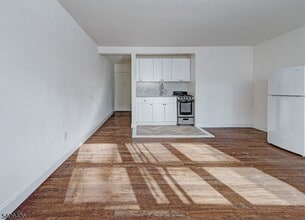 Building Photo - 22 Cottage St