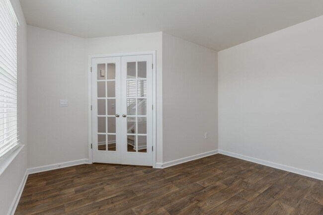 Building Photo - 242 Carrington Dr
