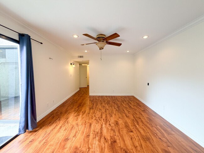 Building Photo - 407 Shoreview Dr