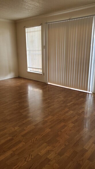 Back Living - 15540 Weldon Dr