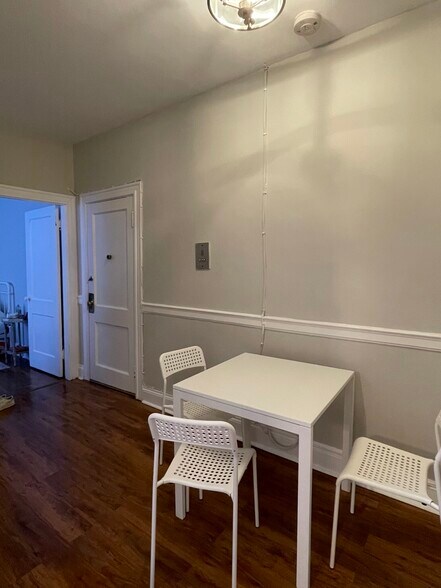 Building Photo - 8 Saint Germain St