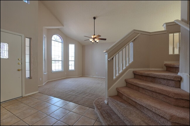 Building Photo - 7456 Luz De Lumbre Ave