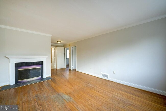 Building Photo - 10022 Brunett Ave