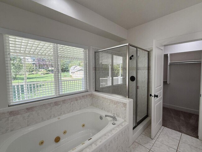 Building Photo - 152 W 4050 N