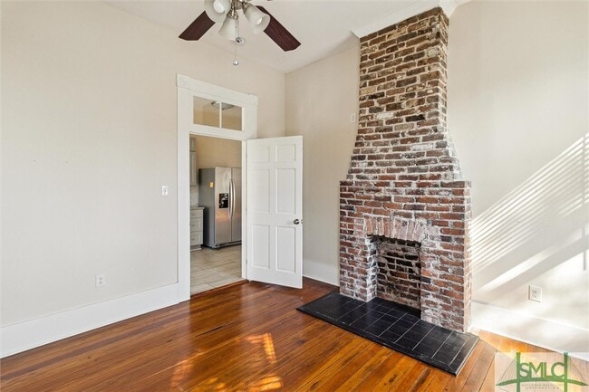 Building Photo - 413 E Waldburg St