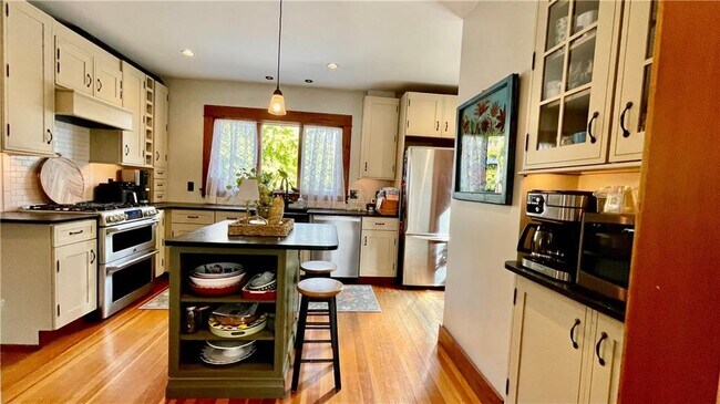 Building Photo - 11 White St