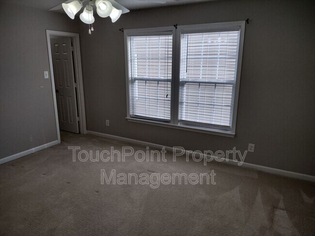 Building Photo - 2026 Durand Rd