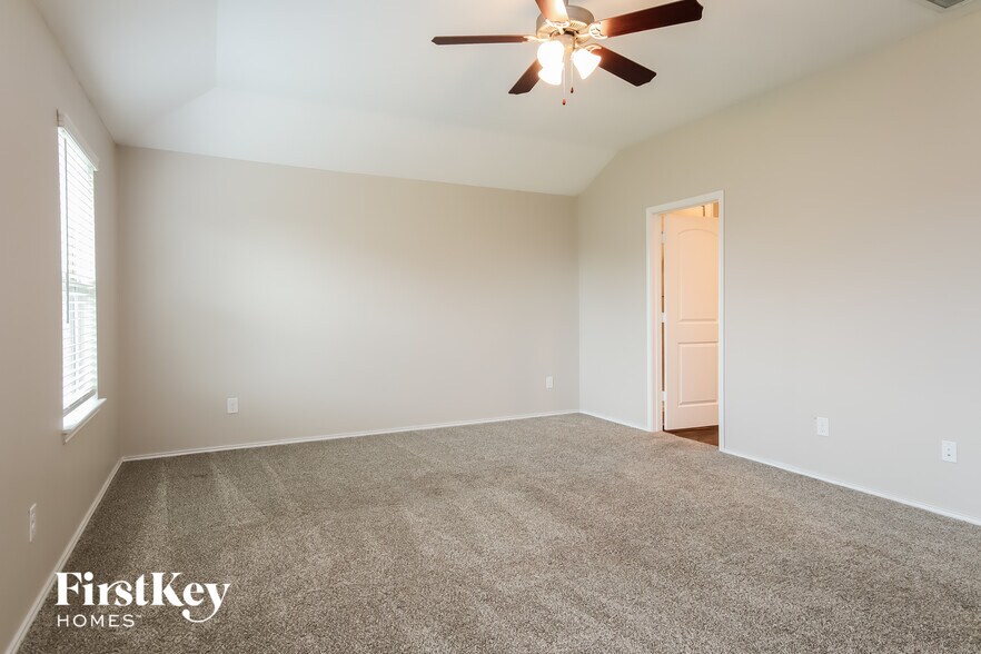 Building Photo - 12138 Loch Muick Dr