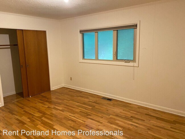 Building Photo - 4 br, 2 bath House - 10275 SE Hillcrest Drive