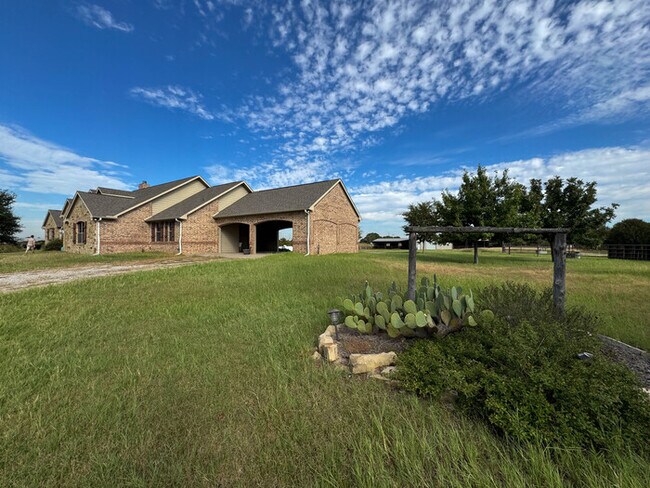 Building Photo - 1559 E Blackjack Rd E