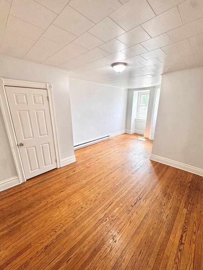 Building Photo - 1103 Linden St