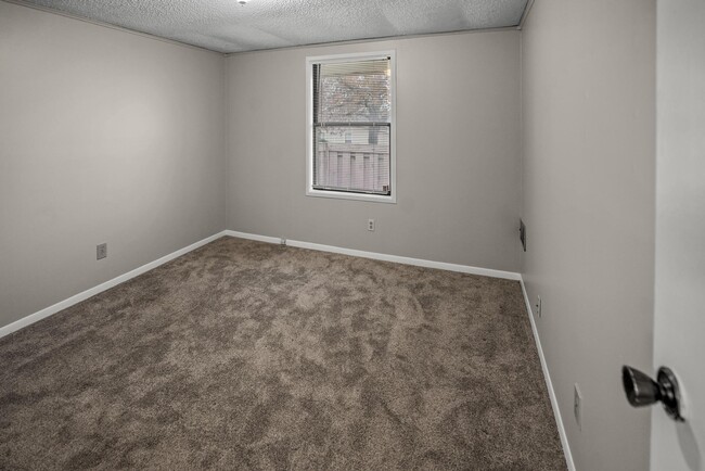 Building Photo - 9537 Olde Woods Dr