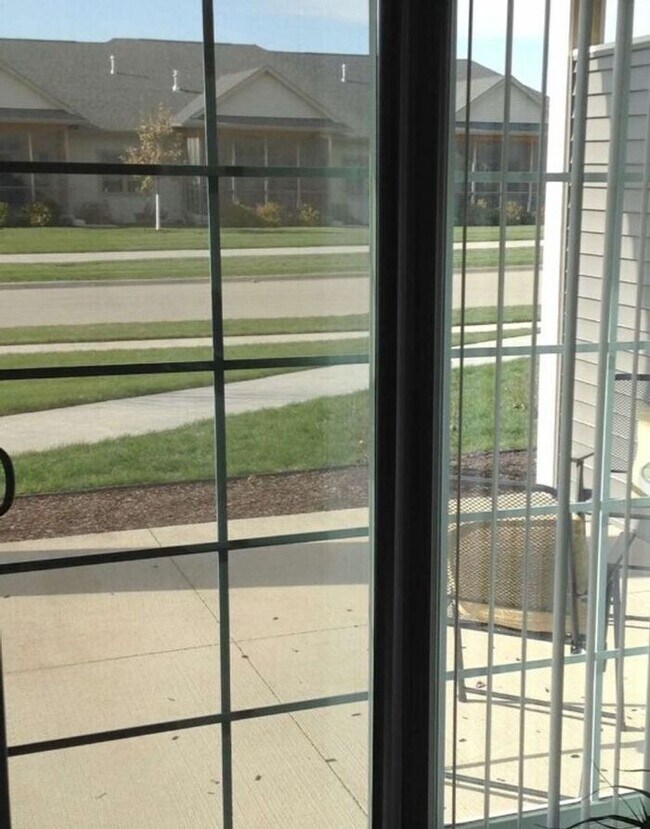 Building Photo - $1,210| 1 Bedroom, 1 Bathroom Condo | No P...