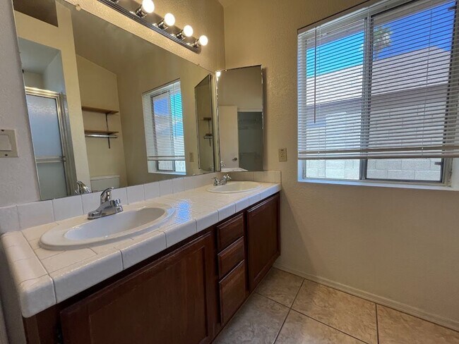 Building Photo - Charming 2 Bedroom, 2 Bathroom Home for Rent!