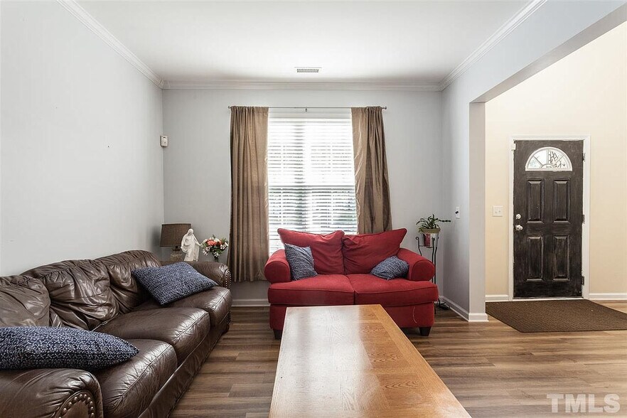 Building Photo - Room in Single Family Home on Autumn Leaf Ln