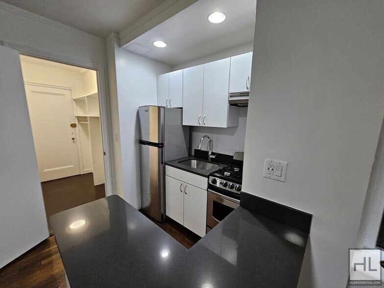 Building Photo - EAST 46 STREET