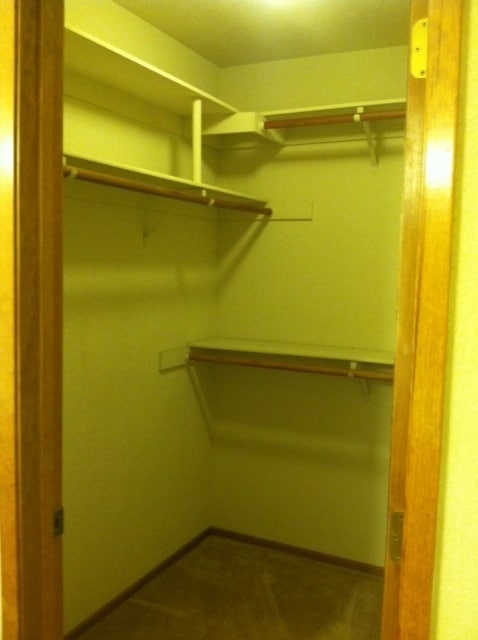 Building Photo - 3 BEDROOM VICTORVILLE HOME ON SPACIOUS LOT IN VICTORVILLE