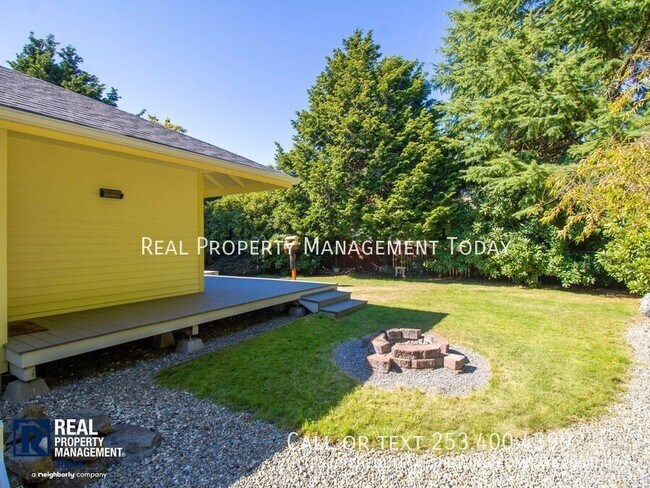 Building Photo - 6319 46th St Ct W