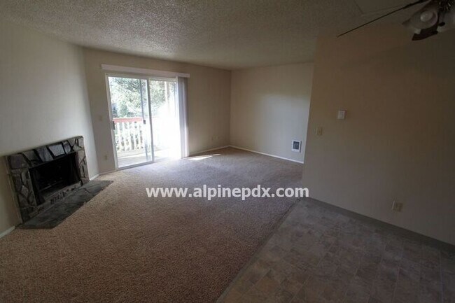 Building Photo - 2 Bed Upstairs Unit at Conestoga!