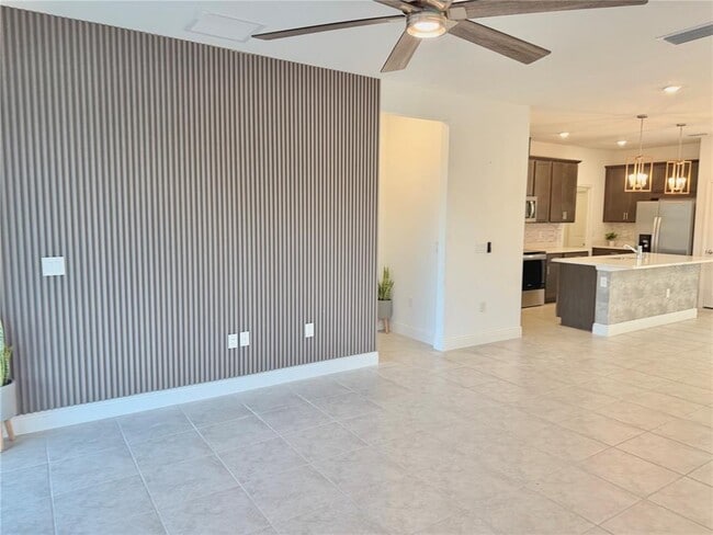 Building Photo - 2104 Axel St