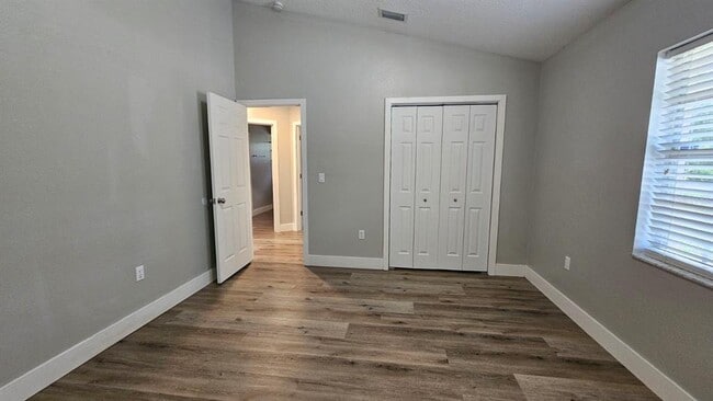 Building Photo - 18720 Oak Way Dr