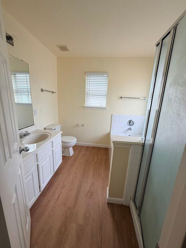 Building Photo - 8006 Singing Sonnet Ln