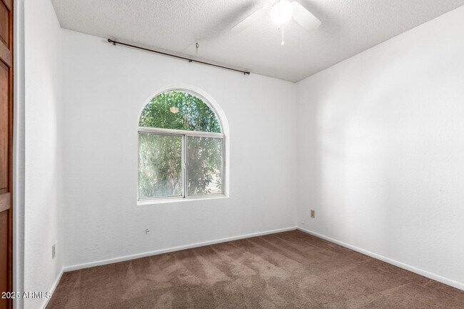 Building Photo - 1341 W Shannon St