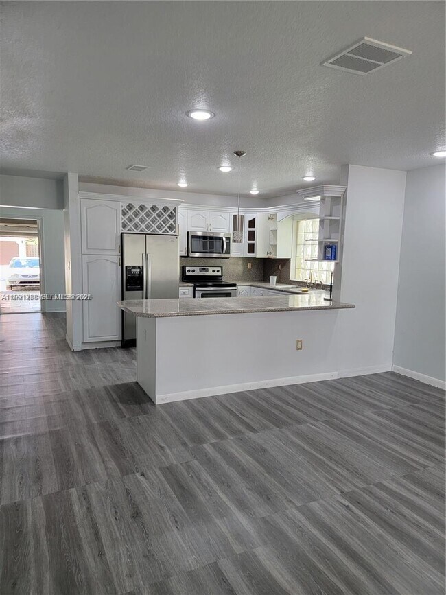 Building Photo - 3333 SW 156th Ct