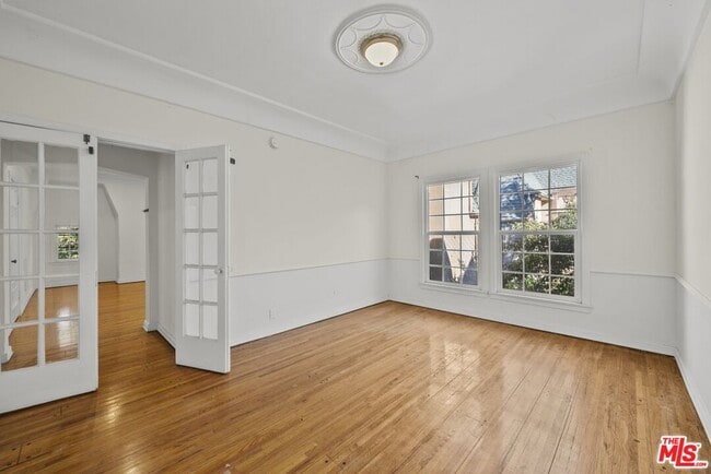 Building Photo - 6542 1/2 W Olympic Blvd