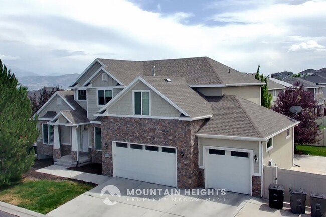 Building Photo - 3953 Sand Lake Dr